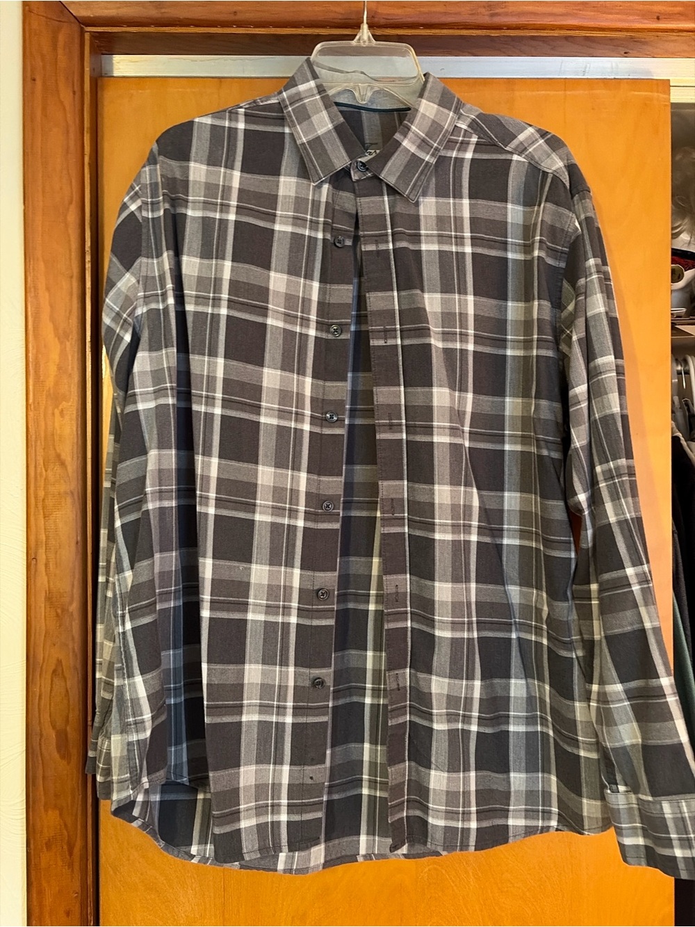 Tasso Elba Men’s Black and Gray Plaid Button-Down Shirt